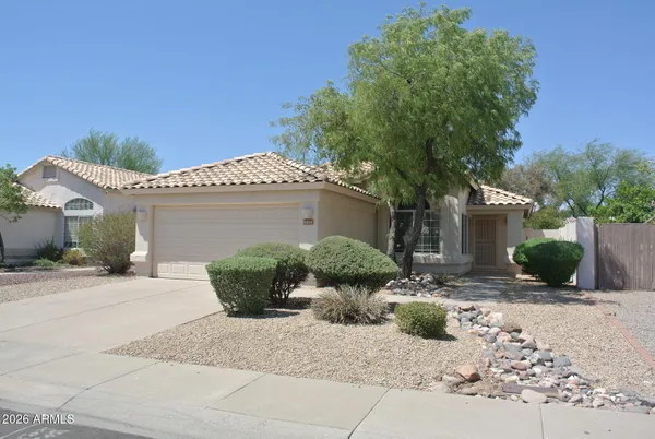 $2,000 | 6814 West Louise Drive, Glendale, AZ 85310
