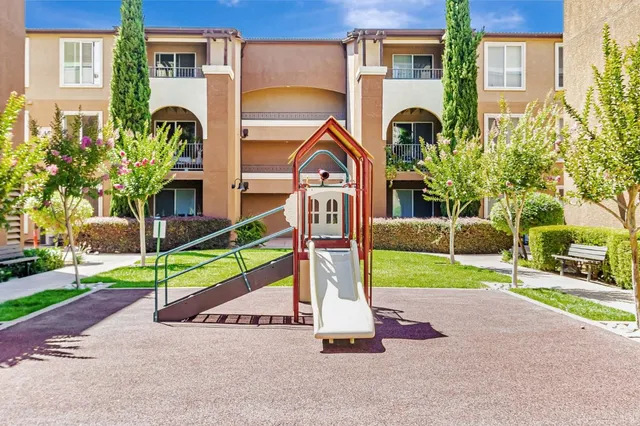 $820,000 | 801 South Winchester Boulevard, Unit 4116, San Jose, CA 95128
