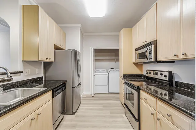 $820,000 | 801 South Winchester Boulevard, Unit 4116, San Jose, CA 95128