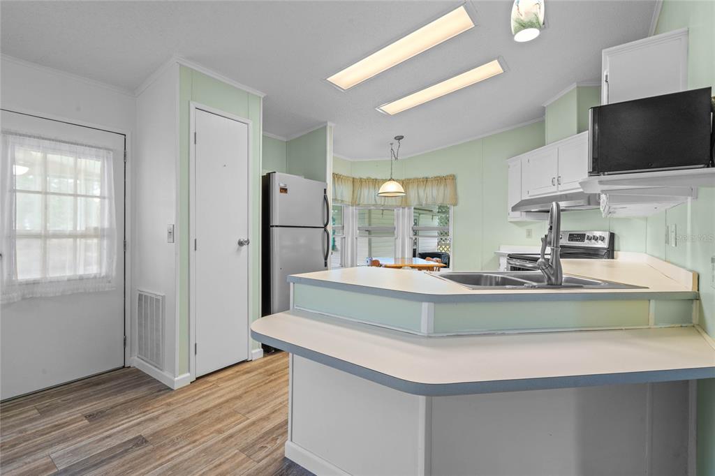 1020 Hilltop Road Tavares, FL 32778 - Photo 15 of 44