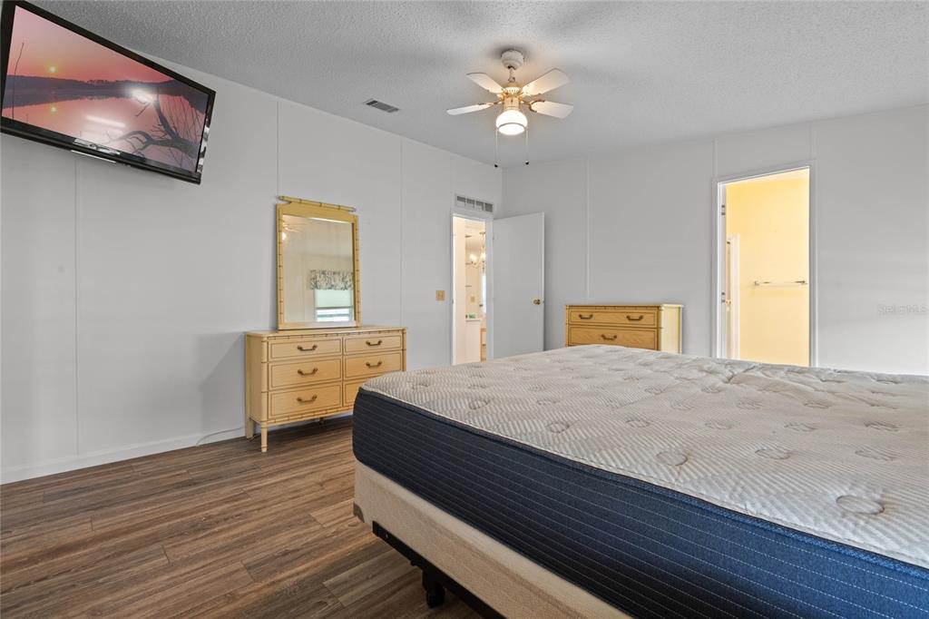 1020 Hilltop Road Tavares, FL 32778 - Photo 22 of 44