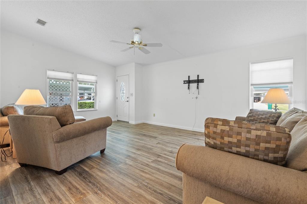 1020 Hilltop Road Tavares, FL 32778 - Photo 9 of 44