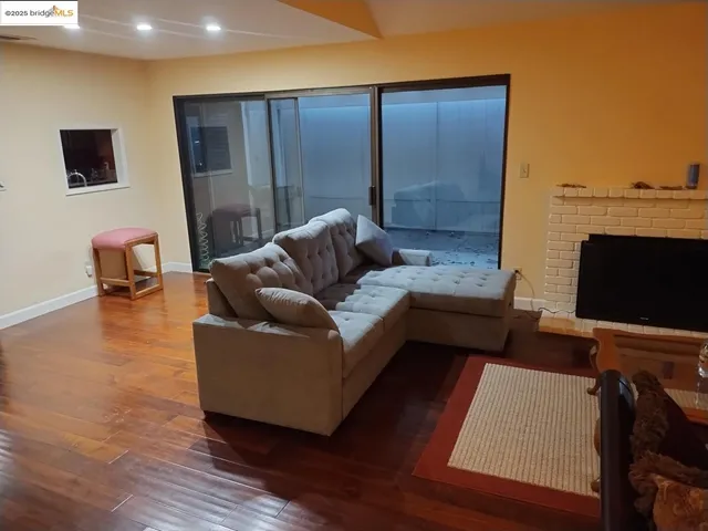 $425,000 | 3201 Swallows Nest Drive, Sacramento, CA 95833