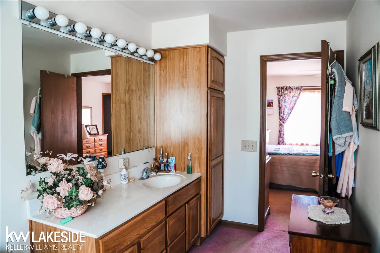 6992 Hough Road Almont, MI 48003 - Photo 20 of 27 50016985-19.JPG