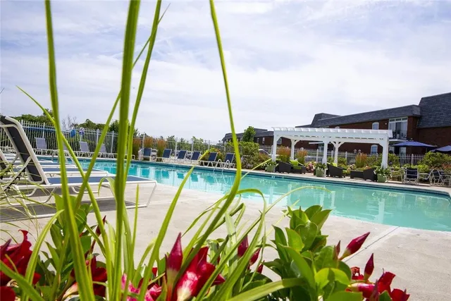 $2,350 | 3 Admiralty Drive, Unit A6, Middletown, RI 02842