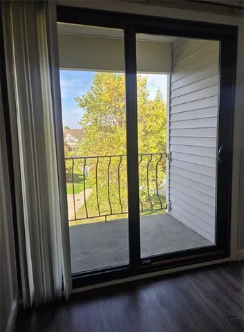 $2,350 | 3 Admiralty Drive, Unit A6, Middletown, RI 02842