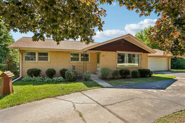 $450,000 | 4440 North 135th Street, Brookfield, WI 53005