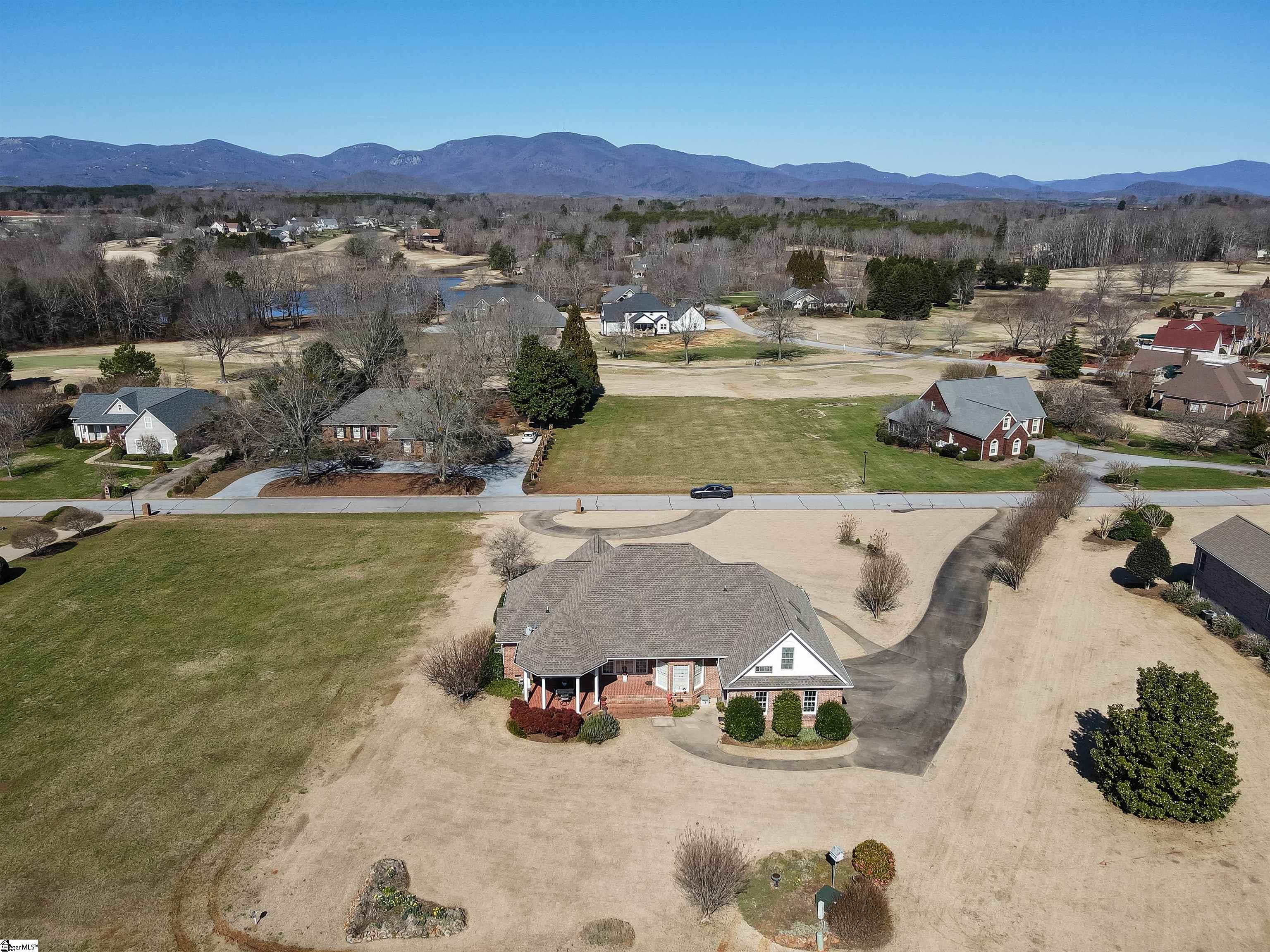 135 Glen Eagles Road Campobello, SC 29322 - Photo 2 of 36 Gallery Image 2