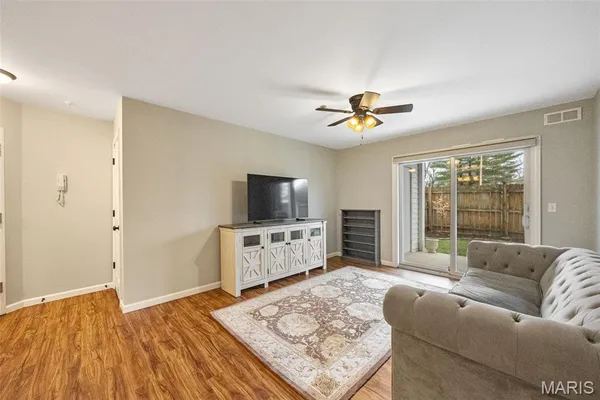 $179,900 | 3605 Tracey Rich Road, Unit 1B, St. Louis, MO 63125