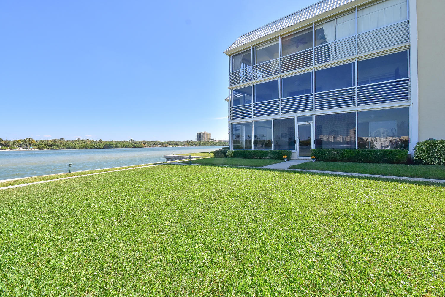 100 Waterway Road, Unit E101 Tequesta, FL 33469 - Photo 34 of 44 100 Waterway Rd Tequesta FL-large-041-39