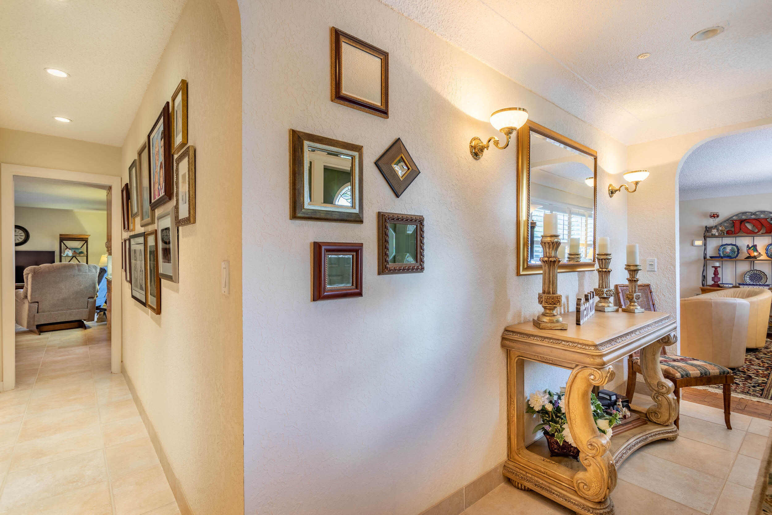 911 Southwest 17th Street Boca Raton, FL 33486 - Photo 11 of 44 Entrance foyer