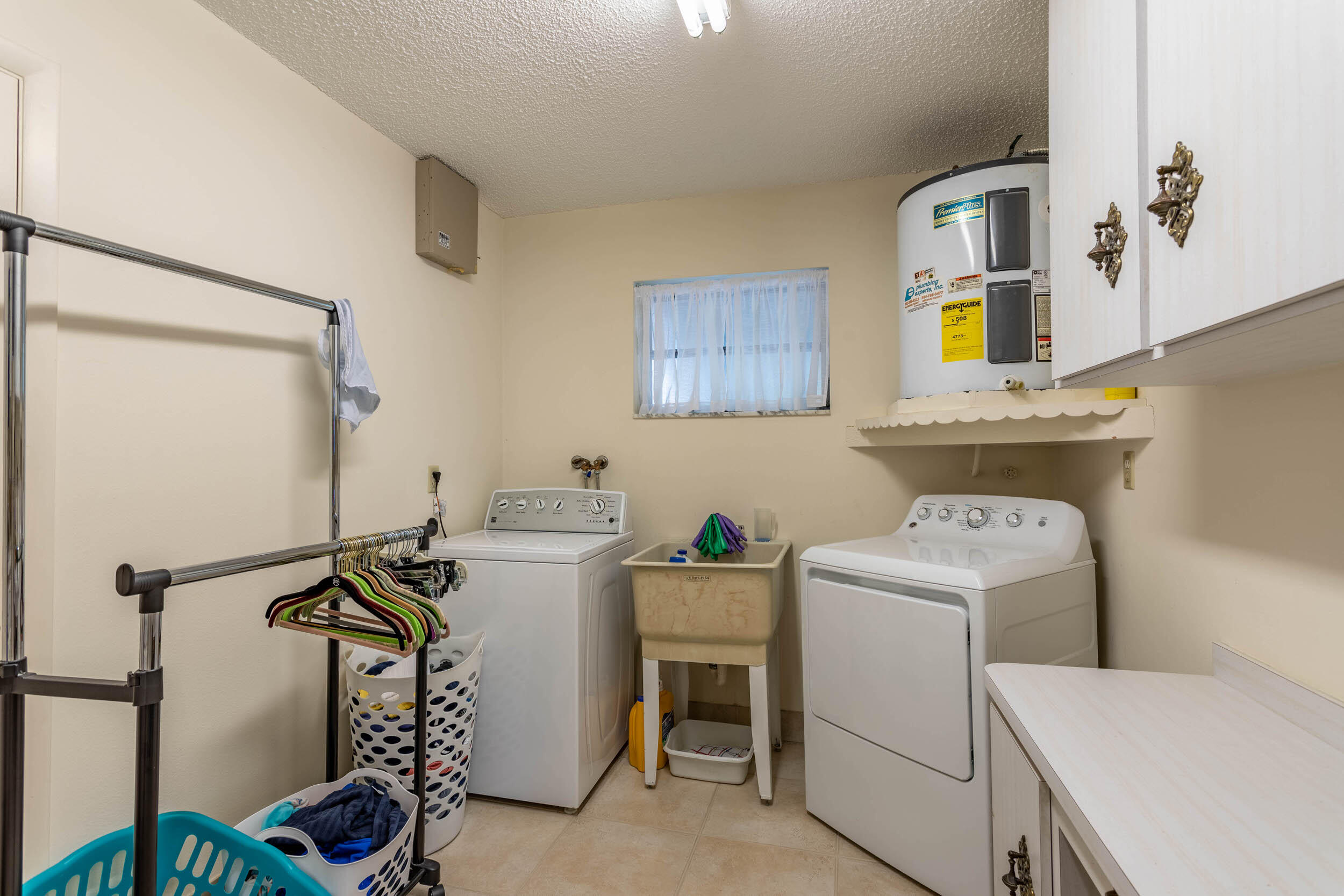 911 Southwest 17th Street Boca Raton, FL 33486 - Photo 33 of 44 Extra large laundry room