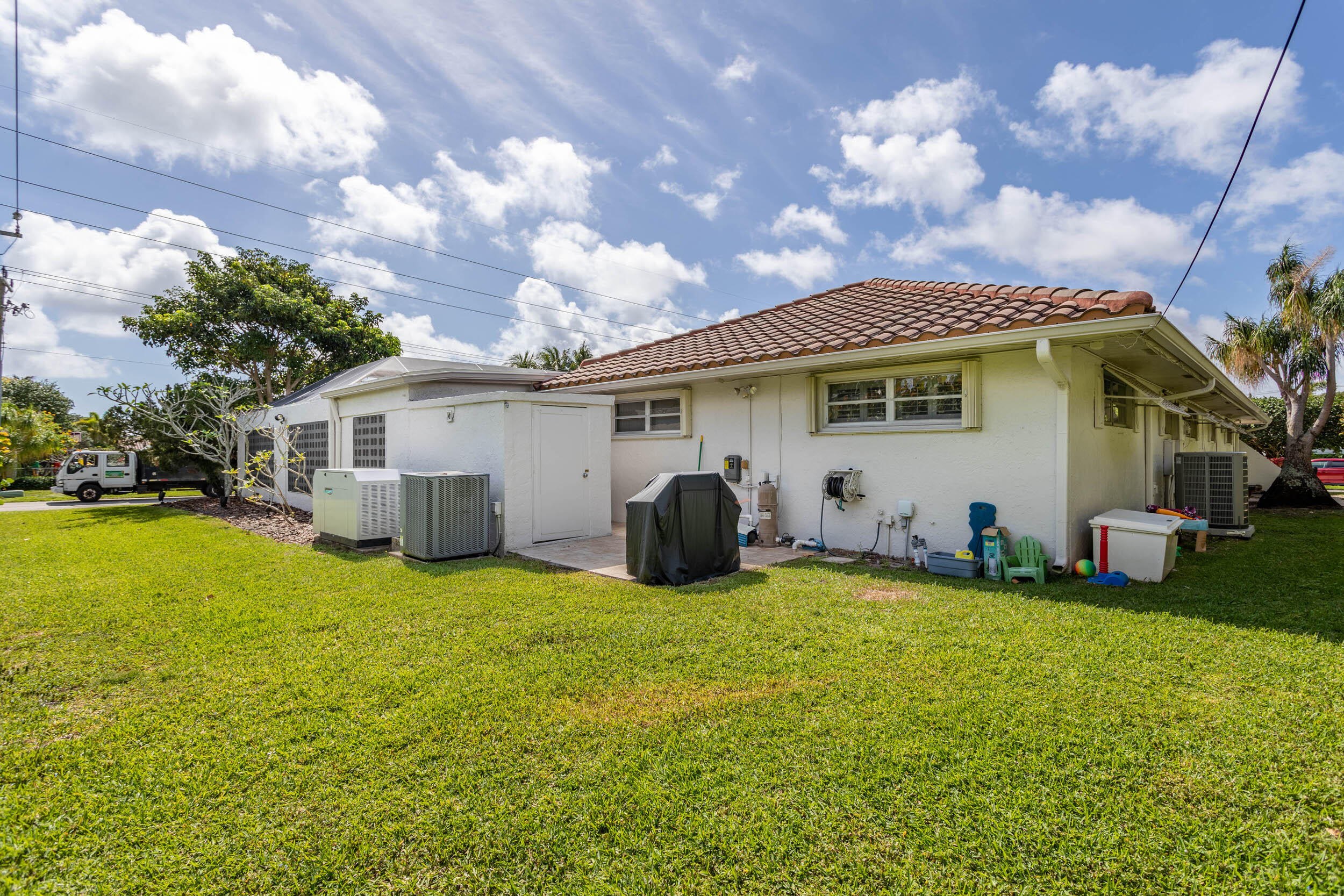 911 Southwest 17th Street Boca Raton, FL 33486 - Photo 35 of 44 Barbecue off pool deck