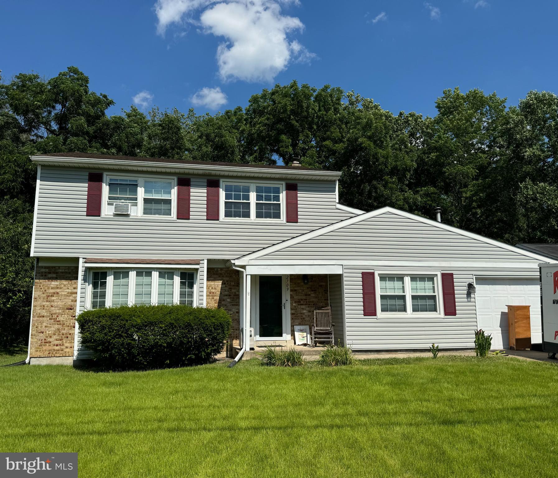 2709 East Riding Dr  