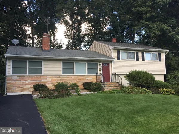 $949,900 | 909 Plum Street Southwest, Vienna, VA 22180