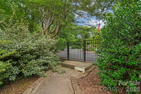 $634,900 | 560 11th Ave Circle Northwest, Hickory, NC 28601