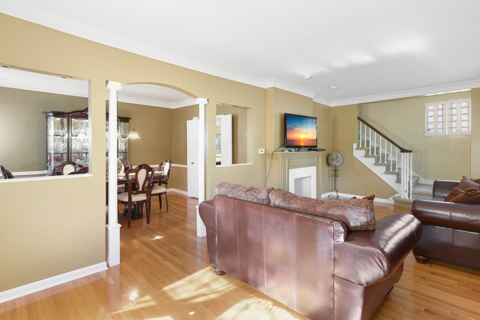 272 Addison Road Riverside, IL 60546 - Photo 3 of 29