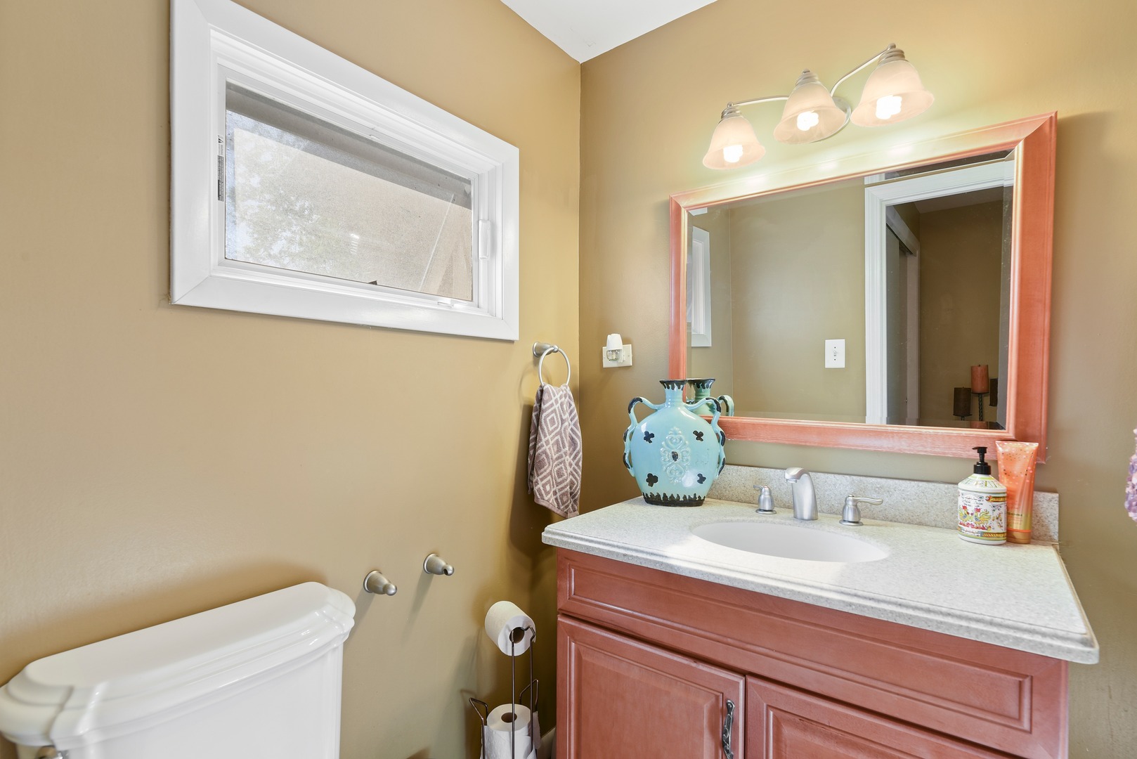 272 Addison Road Riverside, IL 60546 - Photo 8 of 29