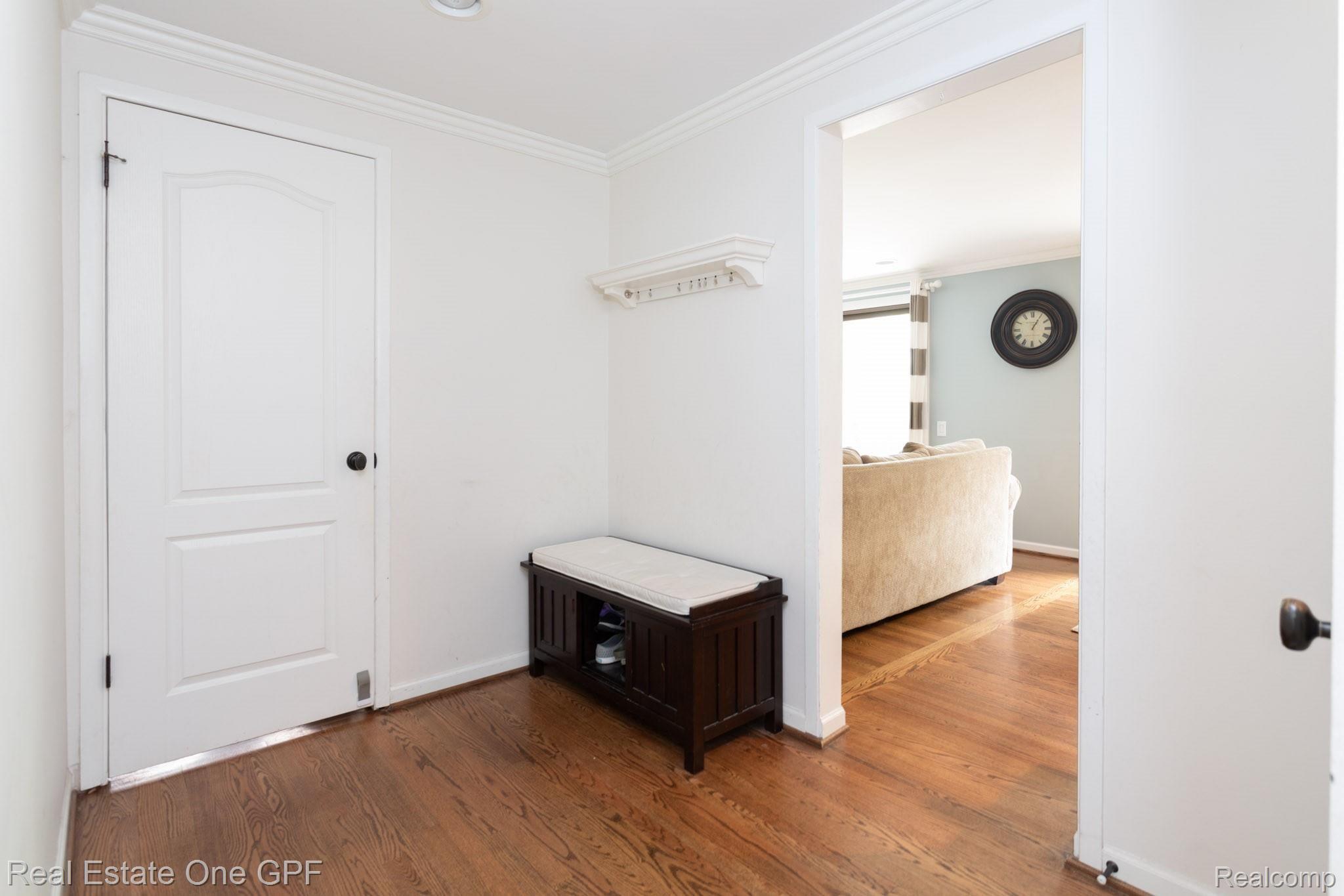559 Cook Road Grosse Pointe, MI 48236 - Photo 6 of 47 15.jpg