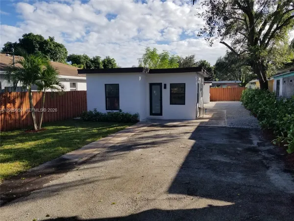 $2,250 | 1756 Northeast 94th Street, Unit FRONT, Miami, FL 33147