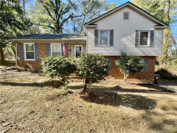 $1,800 | 452 Cloverhill Place, Fayetteville, NC 28311