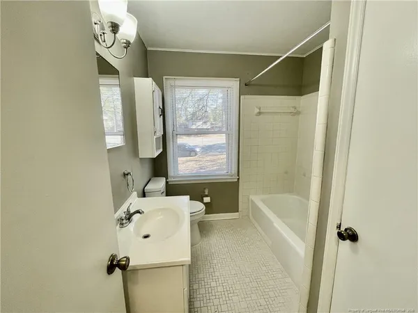 $1,800 | 452 Cloverhill Place, Fayetteville, NC 28311