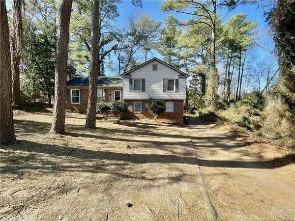$1,800 | 452 Cloverhill Place, Fayetteville, NC 28311