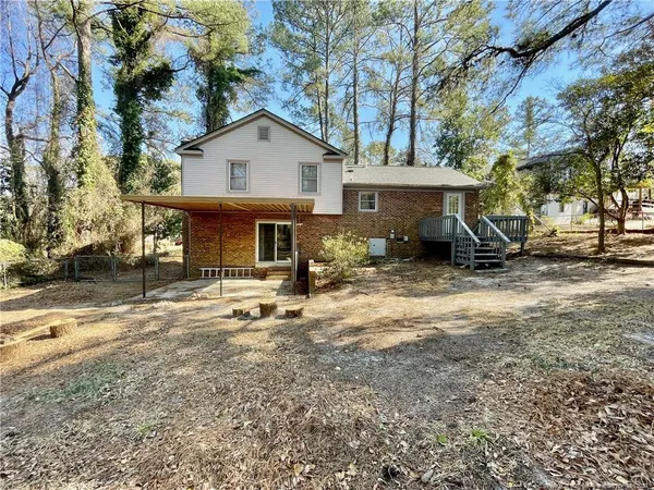 $1,800 | 452 Cloverhill Place, Fayetteville, NC 28311