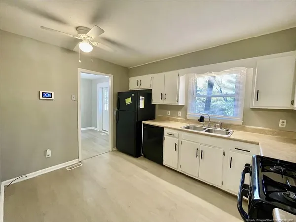 $1,800 | 452 Cloverhill Place, Fayetteville, NC 28311
