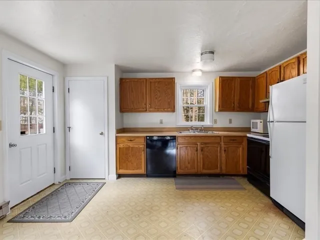 $569,000 | 32 Willington Avenue, Barnstable, MA 02648