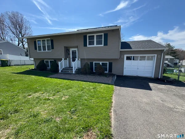 $2,200 | 62 Brookfield Road, Waterbury, CT 06704