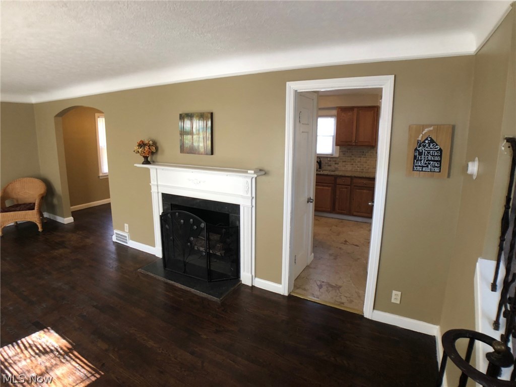 4003 Northampton Road Cleveland Heights, OH 44121 - Photo 8 of 33