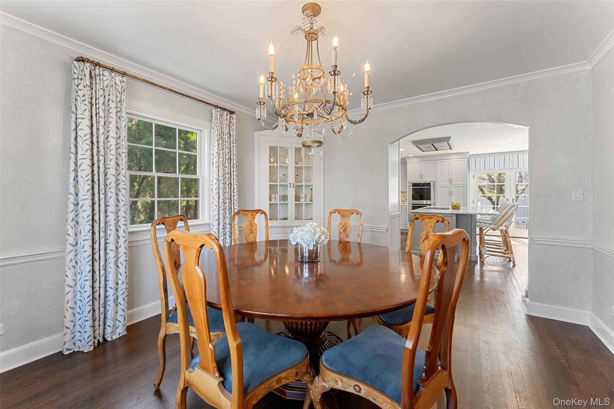 44 Sprague Road Scarsdale, NY 10583 - Photo 13 of 36 Perfect flow from kitchen to dining room