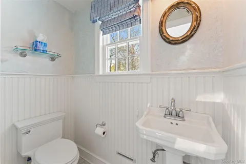 $1,595,000 | 44 Sprague Road, Scarsdale, NY 10583