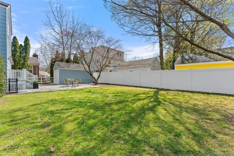 $1,595,000 | 44 Sprague Road, Scarsdale, NY 10583