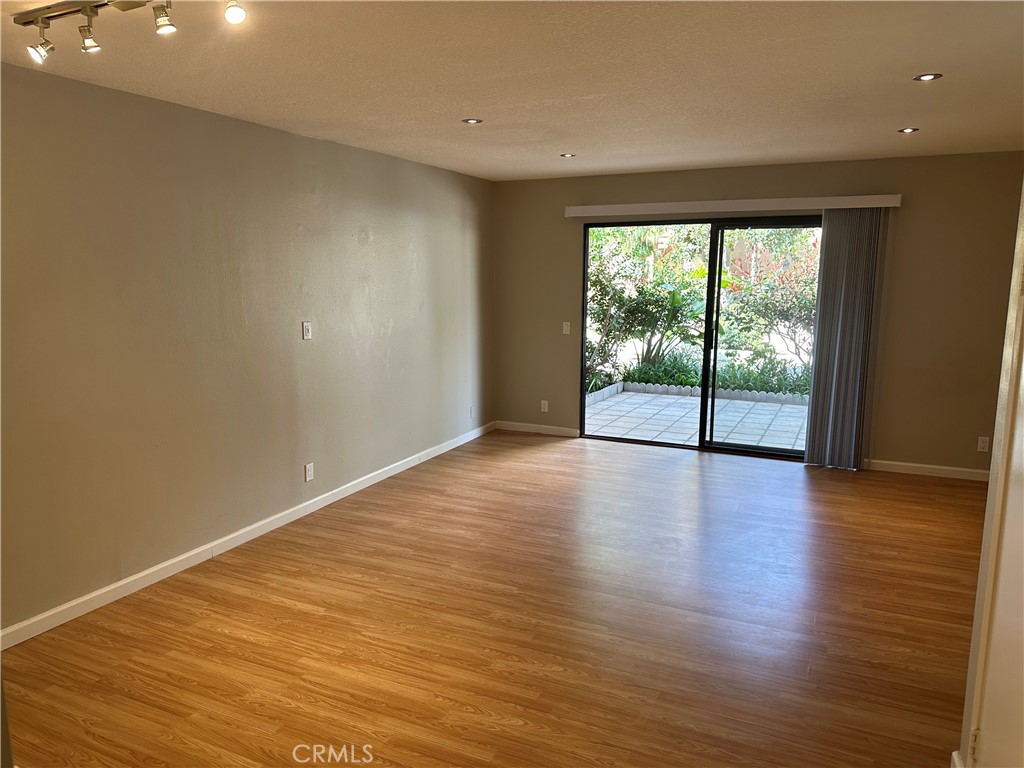 20 Tangelo, Unit 286 Irvine, CA 92618 - Photo 2 of 22