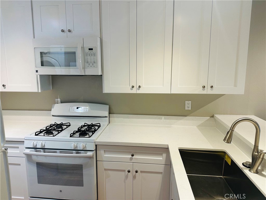 20 Tangelo, Unit 286 Irvine, CA 92618 - Photo 5 of 22