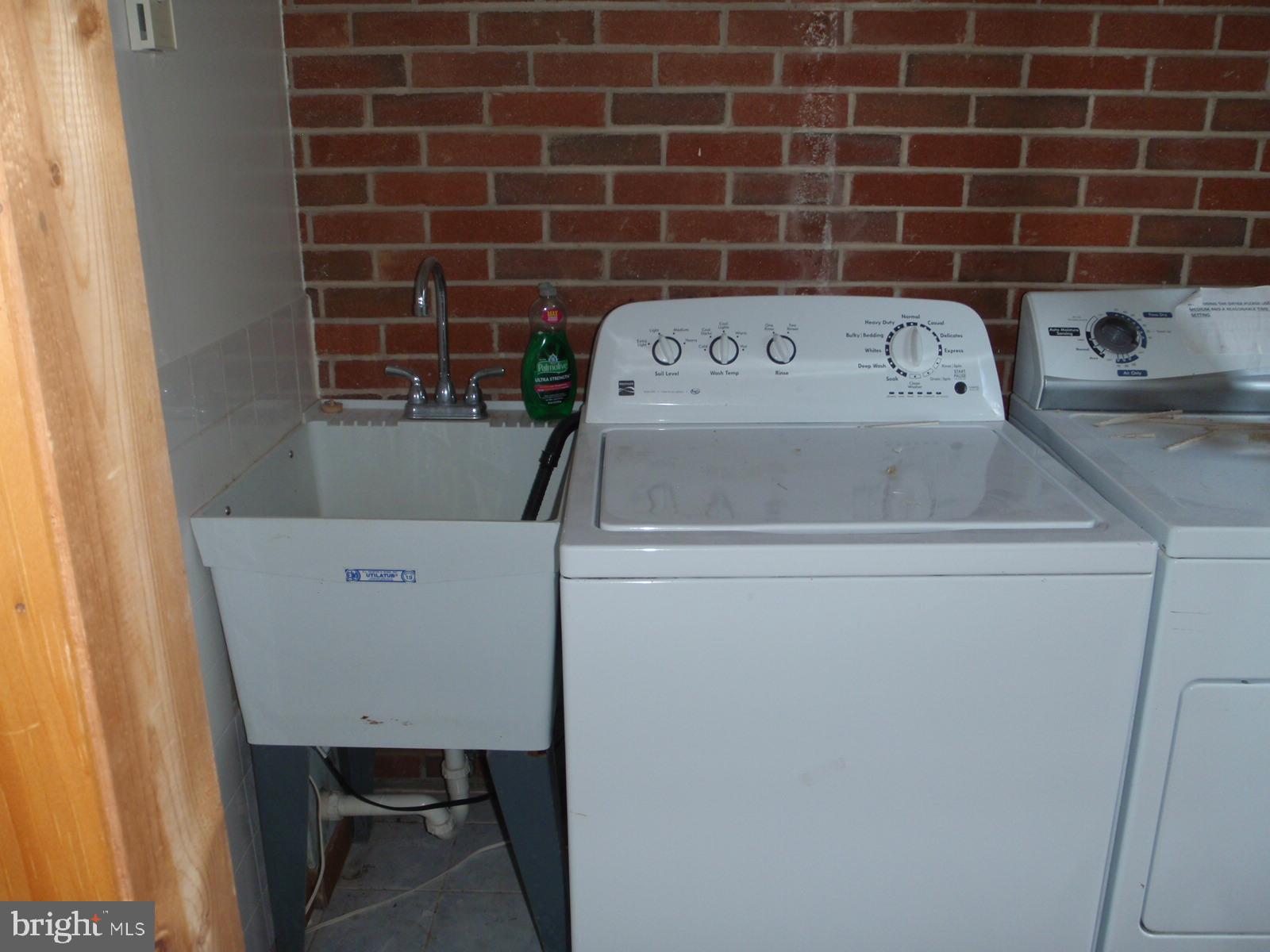 760 Gist Road Westminster, MD 21157 - Photo 16 of 28 Main Floor Laundry