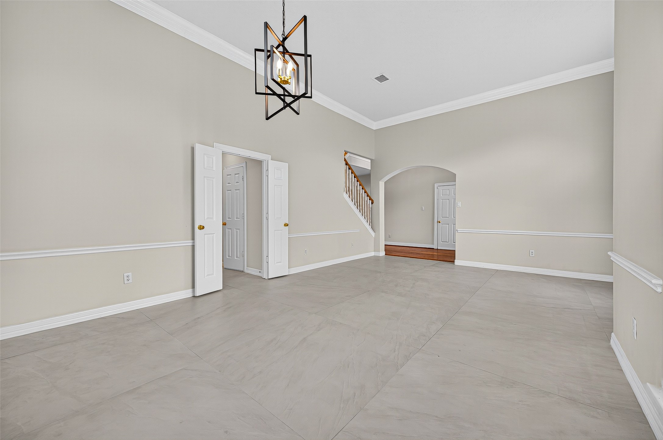 1902 Sparrows Ridge Katy, TX 77450 - Photo 6 of 48 a view of empty room with windows