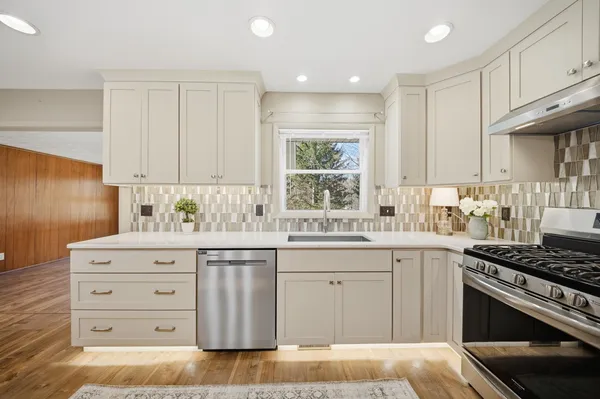 $274,900 | 3914 Harwich Lane, Jackson, MI 49201