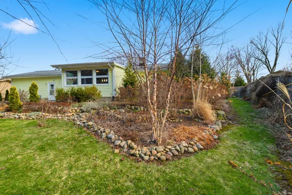 $274,900 | 3914 Harwich Lane, Jackson, MI 49201