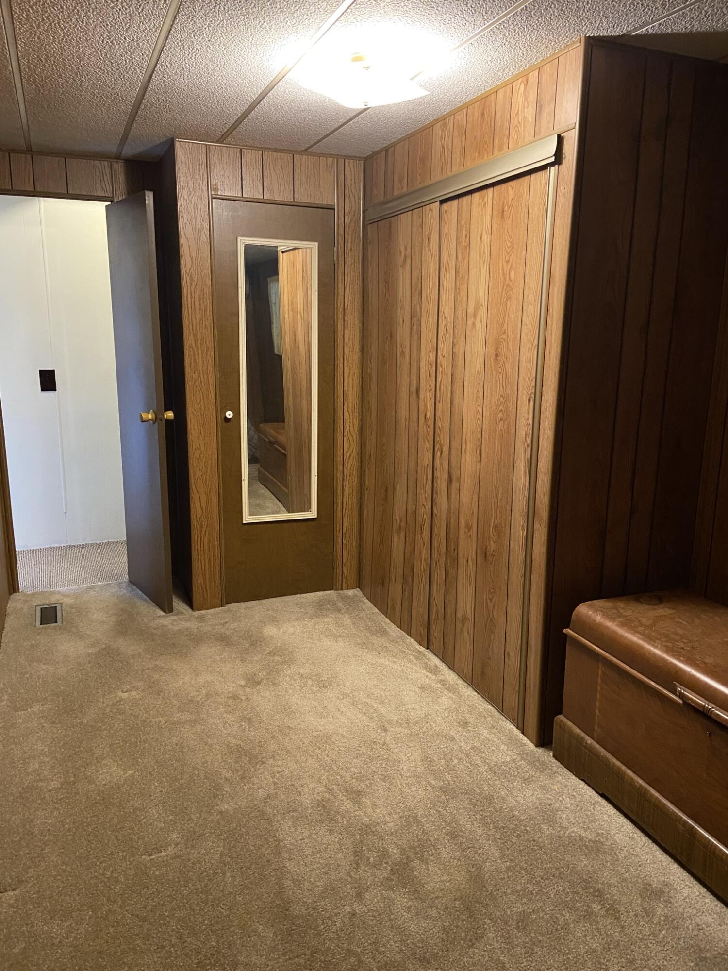 2252 Table Rock Road, Unit 21 Medford, OR 97501 - Photo 19 of 26 2 closets