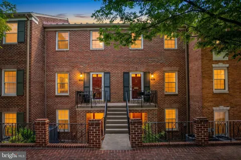 $889,900 | 3295 Sutton Place Northwest, Unit D, Washington, DC 20016