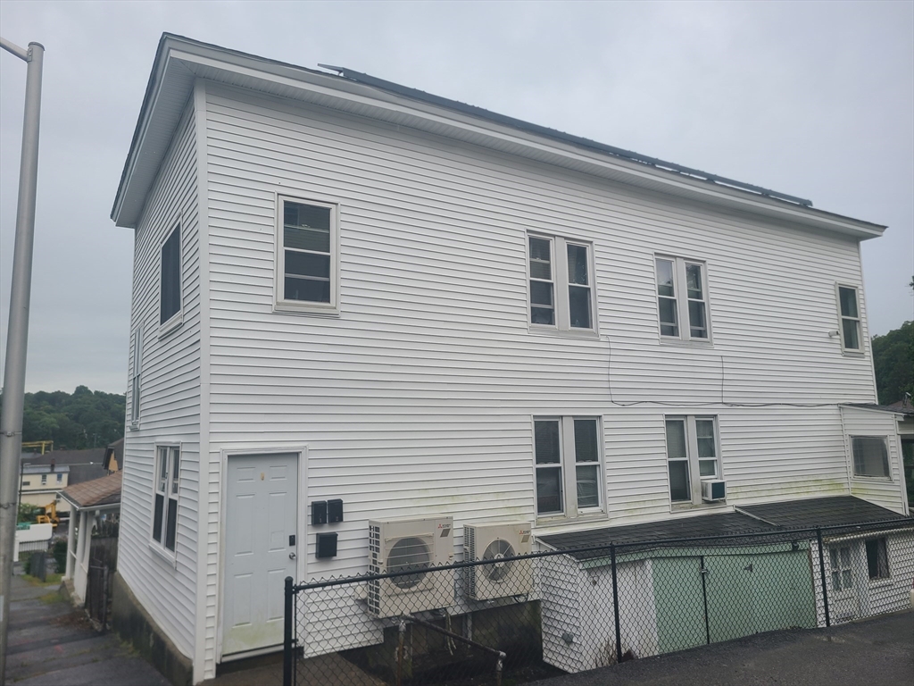 37 Adams Street Worcester, MA 01604 - Photo 1 of 22 Gallery Image 1