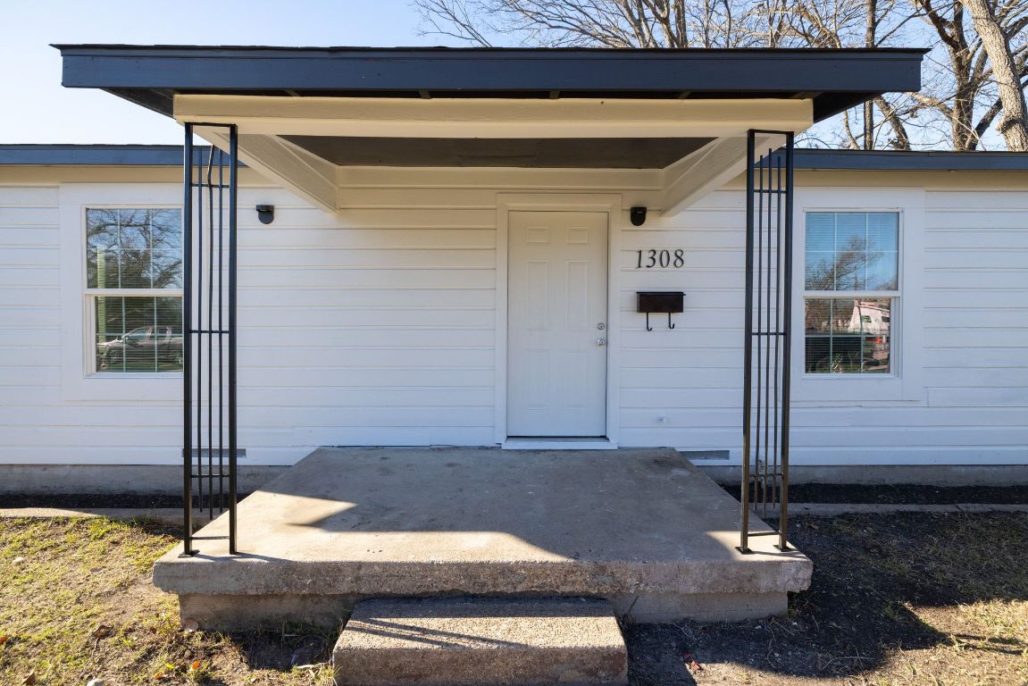 1308 South 45th Street Temple, TX 76504 - Photo 4 of 26 Property entrance