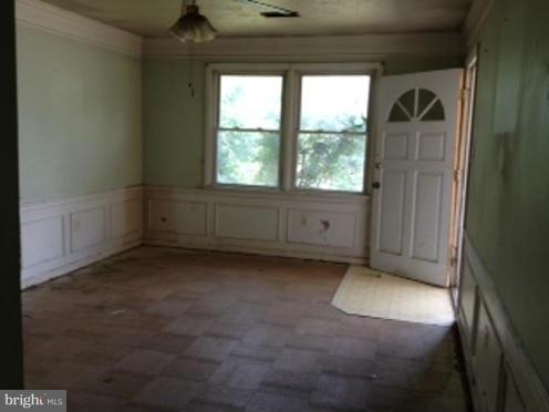 339 Ritenour Street Front Royal, VA 22630 - Photo 2 of 13 Living Room