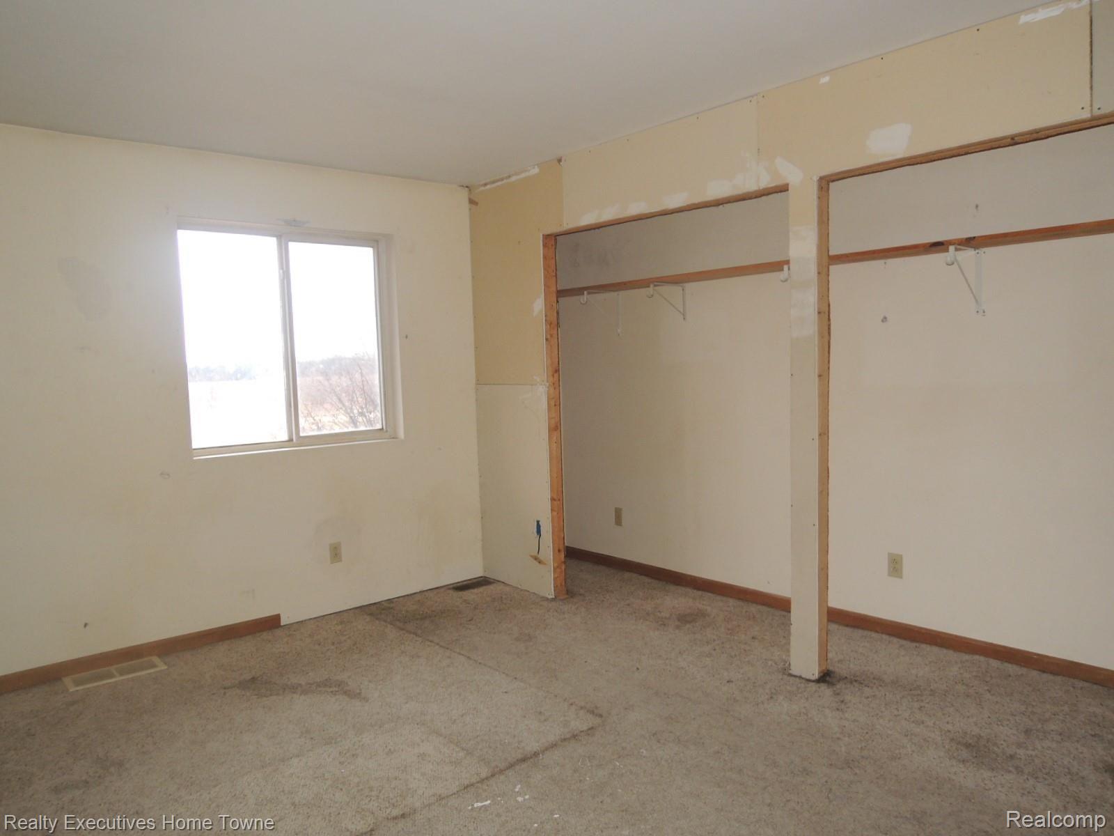 3046 Walker Road Carsonville, MI 48419 - Photo 12 of 31 DSCN6111.JPG
