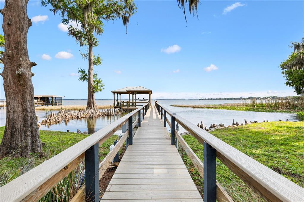 12114 Eagle Point Court Leesburg, FL 34788 - Photo 30 of 39 a view of balcony and city