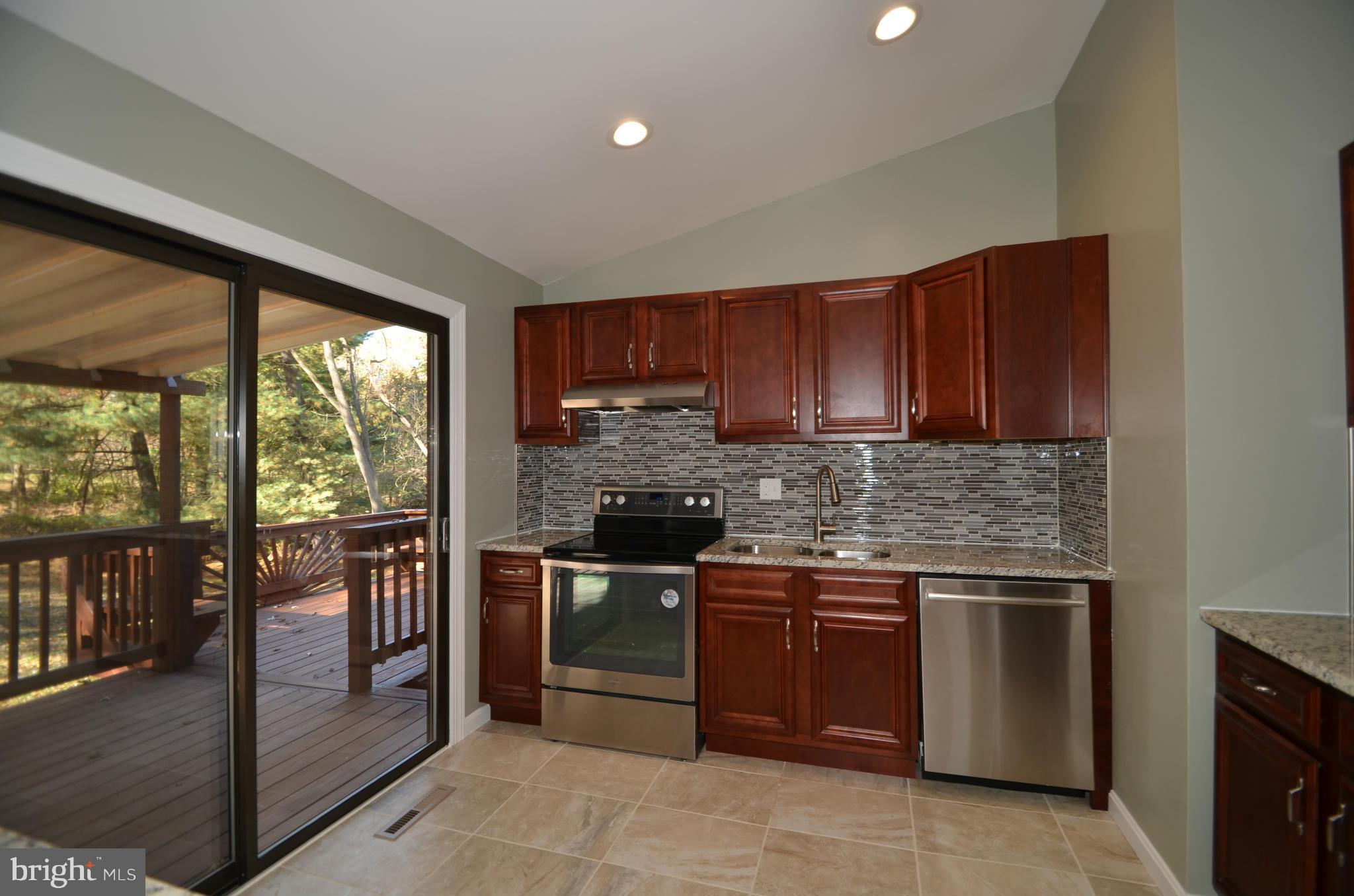 5410 Lightning View Road Columbia, MD 21045 - Photo 3 of 27 Kitchen