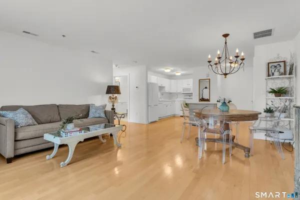 $209,000 | 80 Southwick Court, Unit 201, Cheshire, CT 06410